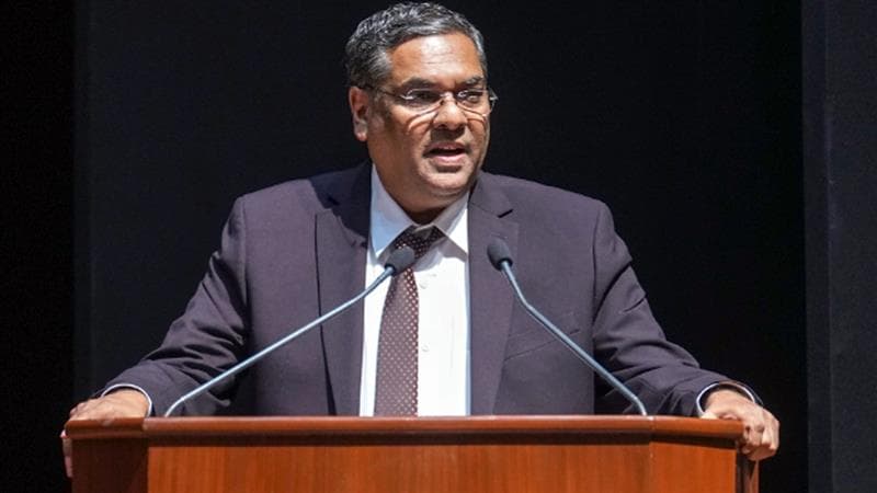 सीजेआई संजीव खन्ना ने कहा: "न्यायपालिका में सार्वजनिक विश्वास अर्जित करना होता है, आदेश से नहीं मिलता"