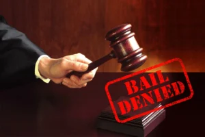 इलाहाबाद हाईकोर्ट ने हत्या मामले में जमानत रद्द करने की याचिका याचिकाकर्ता की अनुपस्थिति के चलते खारिज की